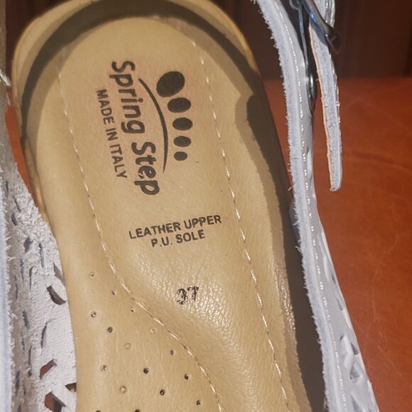 Spring Step White Open Toe Wedge Leather  Shoes/Sandals -  Size 7 (37) Like New - Picture 4 of 9